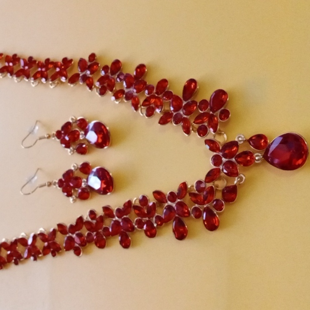 CLEARANCE Red Floral  Necklace & Earrings Set